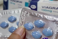 Mắc bệnh 'cái chết được báo trước', bé gái 8 tuổi sống nhờ Viagra
