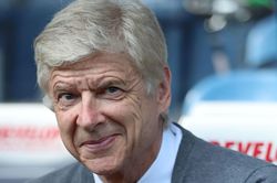 HLV Wenger chê cách dùng người của Solskjaer
