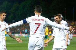 Cristiano Ronaldo trước cơ hội giành Bóng vàng: Con người tạo ra những kỉ lục
