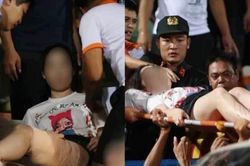 Báo châu Á sốc sự cố sân Hàng Đẫy, nạn pháo sáng bóng đá Việt