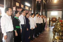 Lãnh đạo tỉnh dâng hoa, dâng hương kỷ niệm 89 năm ngày Xô viết Nghệ Tĩnh