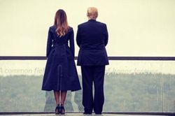 Bà Melania bị chỉ trích vì chi tiết trên váy 'mô phỏng vụ 11/9'