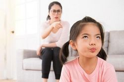 5 cách ứng phó khi con hành xử thiếu tôn trọng