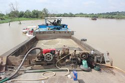 Mỗi tỉnh chỉ cấp mới 2 giấy phép khai thác cát trên sông Đồng Nai