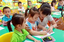Giảm quy mô học sinh, nâng chất lượng giáo dục