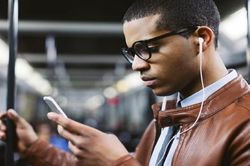 Samsung thừa nhận Apple đã đúng khi 'khai tử' giắc cắm tai nghe