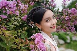 Tạo hình cổ trang của Angelababy bị chê