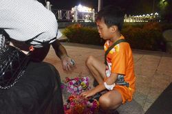 Những đứa trẻ không có Tết Trung thu