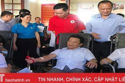 Gần 900 người tham gia ngày hội hiến máu ở Hương Sơn