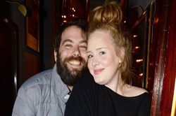 Adele chính thức đệ đơn ly hôn với Simon Konecki sau gần 5 tháng tuyên bố chia tay!