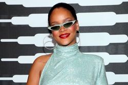 Rihanna chia sẻ bí quyết để trở nên tự tin vào những ngày 'đen tối'