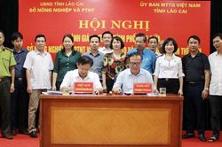 Ký kết chương trình phối hợp thực hiện đề án tái cơ cấu kinh tế nông, lâm nghiệp và chương trình xây dựng nông thôn mới