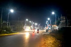 Phố đêm Hòa Phú