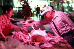 Trung Quốc vật lộn với 'cơn khát' thịt lợn
