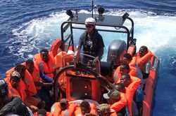 Vấn đề người di cư: Italy cho phép tàu chở người di cư cập cảng