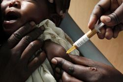 Công bố vaccine chống sốt rét đầu tiên trên thế giới