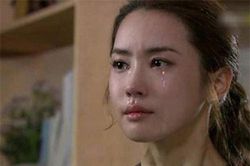 Chờ đợi 7 năm, tới khi 'quá lứa lỡ thì' anh phũ phàng chia tay yêu cô gái nhà giàu