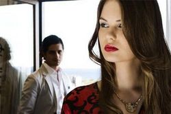 Mới quen, vợ trẻ đã 'ngã' vào tay sếp già của chồng