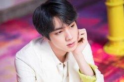 Những điều giản dị khiến Jin hạnh phúc trong suốt kỳ nghỉ của BTS