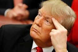 Ông Trump dùng làn da màu cam để 'bóng gió' người tiền nhiệm