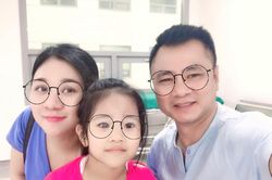 Vợ NSND Tự Long sinh con thứ 2, thương con gái đầu phải ngủ phòng khách