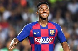 Sao trẻ 16 tuổi đi vào lịch sử sau chiến thắng của Barca