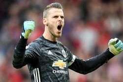 Tin bóng đá MU 15/9: De Gea nhận lương cao nhất MU. McTominay được Ole coi là thủ lĩnh