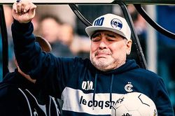 Cuộc phiêu lưu cuối cùng của Diego Maradona?