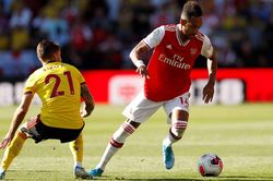 Watford - Arsenal 2-2: Auba ghi cú đúp, Sokratis, Luiz tặng quà Flores