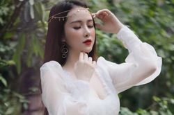 Ngoài tài năng 'cô giáo' dạy trang điểm gây sốt mạng vì lý gì này