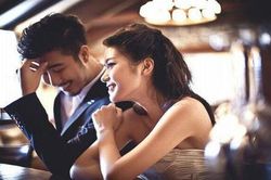 'Gái làng chơi' và màn 'thoát xác lên đời' khiến thiếu gia khốn đốn