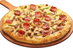 Cuối tuần, làm bánh pizza xúc xích siêu ngon chiêu đãi cả nhà