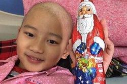 Nghị lực bé trai 10 tuổi bị ung thư và câu nói chạm đến trái tim nhiều người: 'Có loại thuốc nào cho con uống để ngủ mãi không'