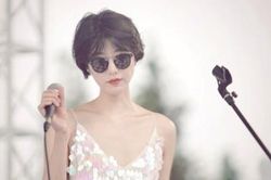 Bạn gái của Lý Á Bằng được khen nhan sắc không kém Vương Phi