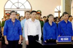 Vắng mặt nhiều nhân chứng, tòa hoãn xử vụ án gian lận điểm thi ở Sơn La