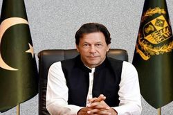 Chân dung Thủ tướng Pakistan vừa dọa đánh Ấn Độ bằng hạt nhân