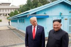 Chủ tịch Triều Tiên Kim Jong-un mời ông Trump tới thăm Bình Nhưỡng