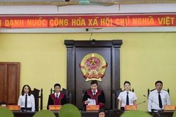 Clip: Lý do phiên xử vụ gian lận thi cử Sơn La bất ngờ trì hoãn