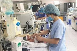 Đang hội chẩn trường hợp bé 3 tuổi đi cấp cứu do nghi bị bỏ quên trên xe ô tô ở Bắc Ninh