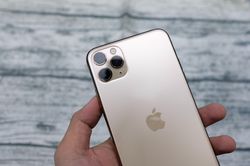 Đập hộp iPhone 11 Pro Max thương mại đầu tiên về VN, đẹp hơn XS Max