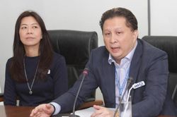 Ông trùm viễn thông Thái từ chức sau khi bị phạt 1,9 triệu USD