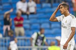 Real Madrid: Bức tường Varane đã sụp đổ, Real không còn bất khả xâm phạm