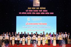 Đà Nẵng vinh danh thủ khoa, nâng bước tân sinh viên năm 2019
