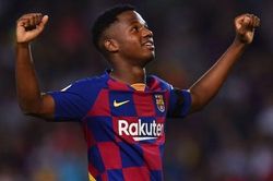 'Thần đồng' Barcelona xô đổ kỷ lục tại Champions League?