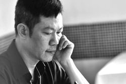 Nhạc sĩ Quốc Bảo bị u não, mắt đang diễn biến xấu