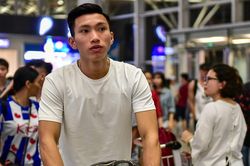 Quang Hải, Tiến Dũng tiễn Văn Hậu đi Hà Lan
