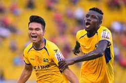 Sau vòng 23 V.League 2019: Lần đầu tiên cho những cầu thủ xứ Nghệ