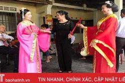 Vợ chồng nghệ nhân 'giữ lửa' trò Kiều trên quê hương Đại thi hào Nguyễn Du