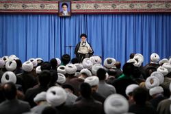 Lãnh đạo tối cao Iran: Chúng tôi không bao giờ nói chuyện với Mỹ