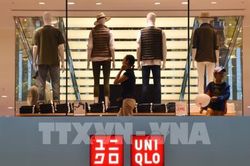 Uniqlo sắp đưa ra thị trường sản phẩm may mặc làm từ nhựa tái chế